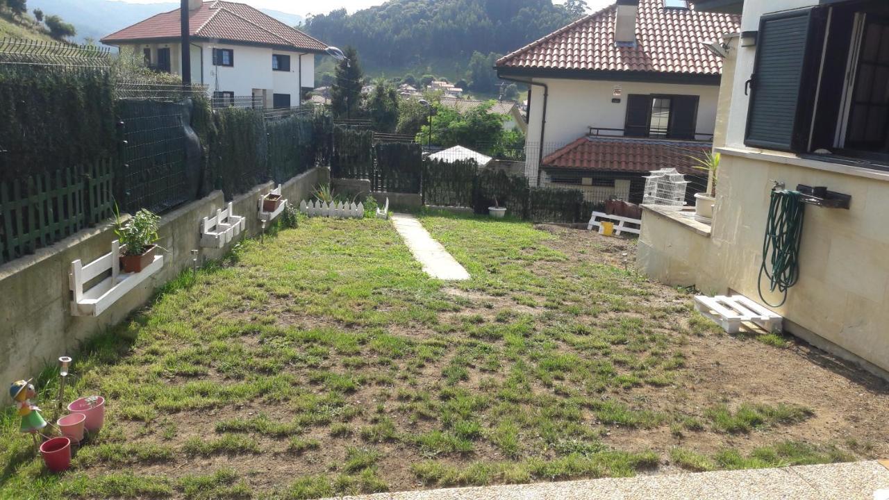 Mozues Appartement Sámano Buitenkant foto